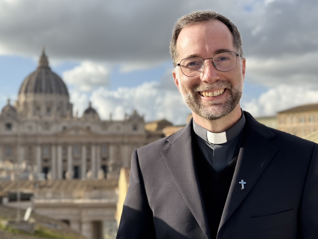 <p>El jesuita chileno que canta y ora desde el Vaticano</p>