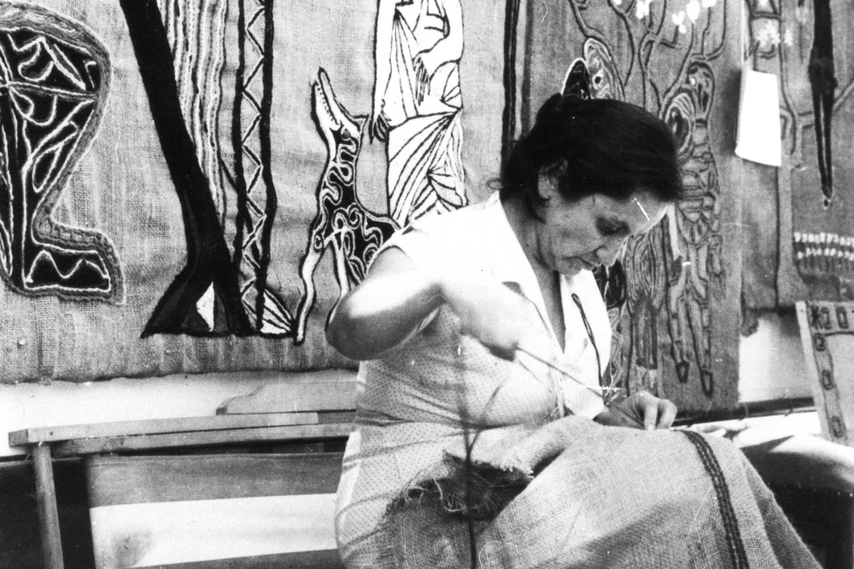 <p>Guía de Ocio: Una película mundialera, Violeta Parra en Lo Barnechea, una feria de diseño y una alternativa para bailar</p>