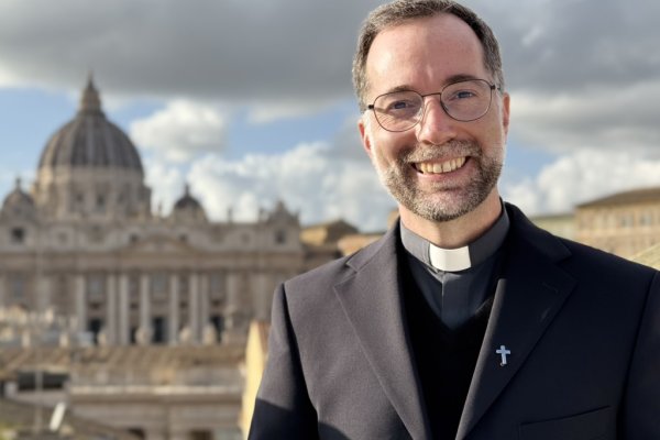 <p>El jesuita chileno que canta y ora desde el Vaticano</p>
