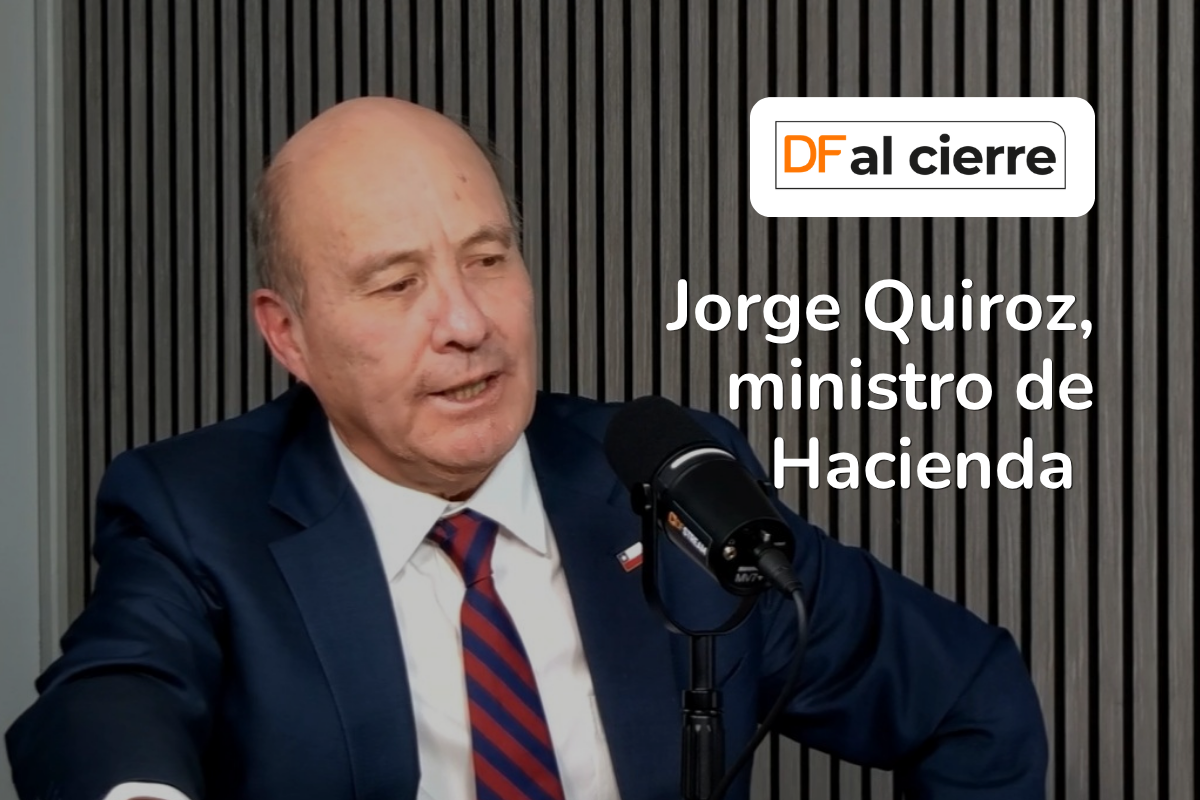 Hoy en DF al Cierre: ministro de Hacienda, Jorge Quiroz, conversa con José Tomás Santa María