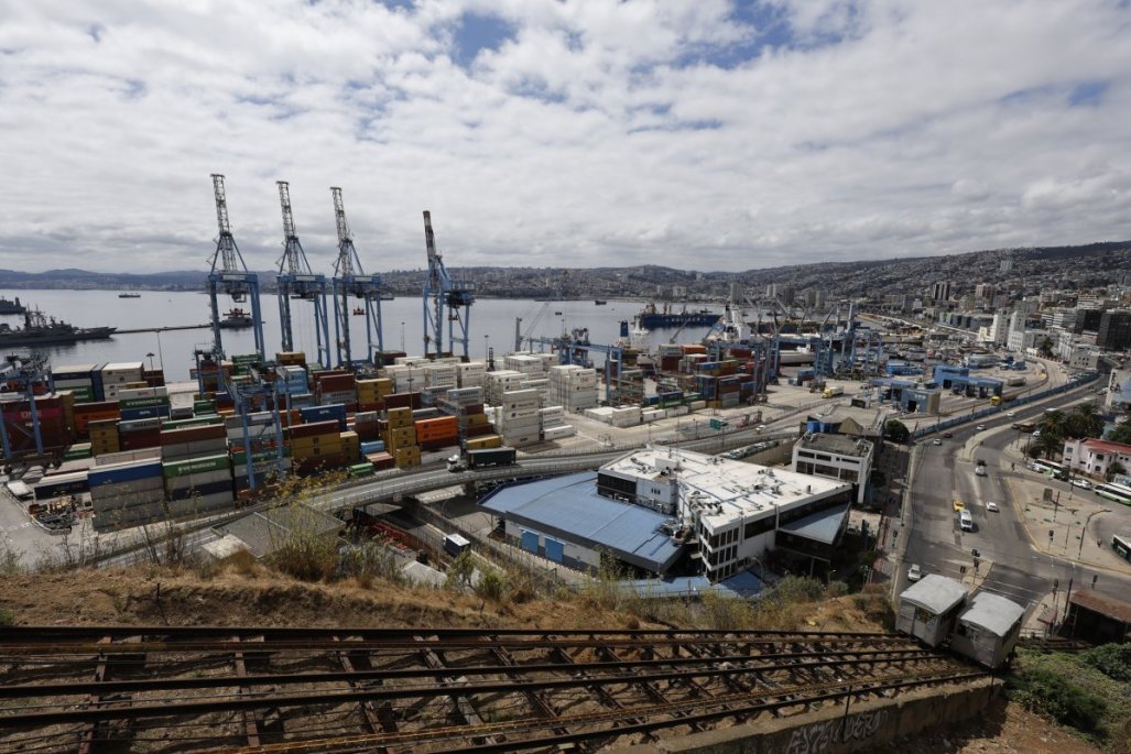 Exportaciones de Chile alcanzan récord histórico a mayo impulsadas por el cobre y el litio con más de 6.300 empresas participando