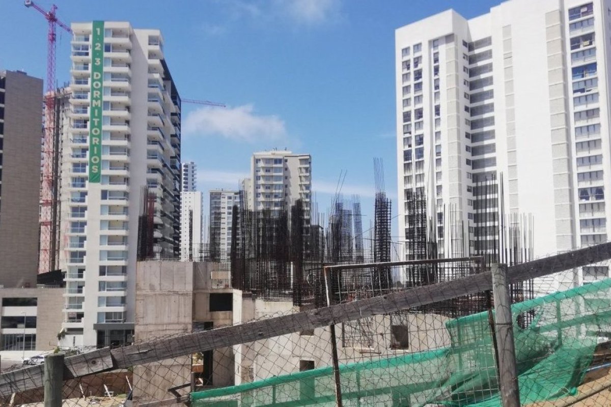 <p>Dirección de Obras de Viña del Mar acoge “parcialmente” reclamación de inmobiliaria y revive proyecto Alto Santorini en Reñaca</p>