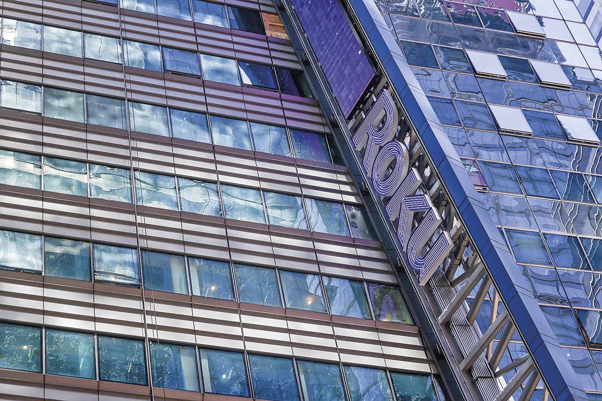 <p>Fox afirmó que continuará operando Roku como una plataforma abierta, que ofrece acceso a miles de aplicaciones como Netflix, Amazon Prime Video y YouTube. (Foto: Bloomberg)</p>