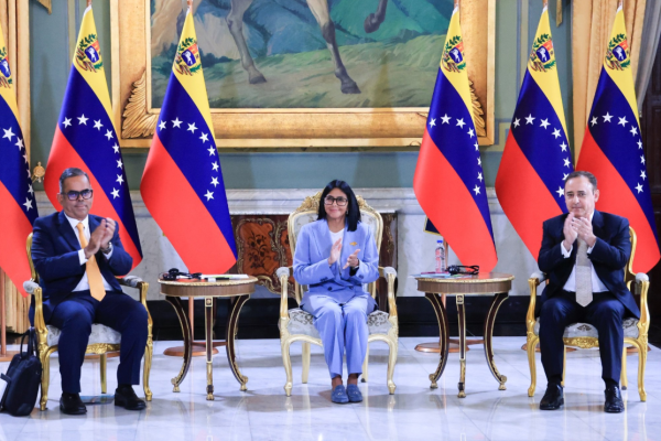 <p>Venezuela y General Electric firman acuerdo de cooperación</p>