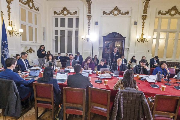 <p>Ayer, la comisión de Hacienda del Senado volvió a desarrollar audiencias respecto al proyecto misceláneo.</p>