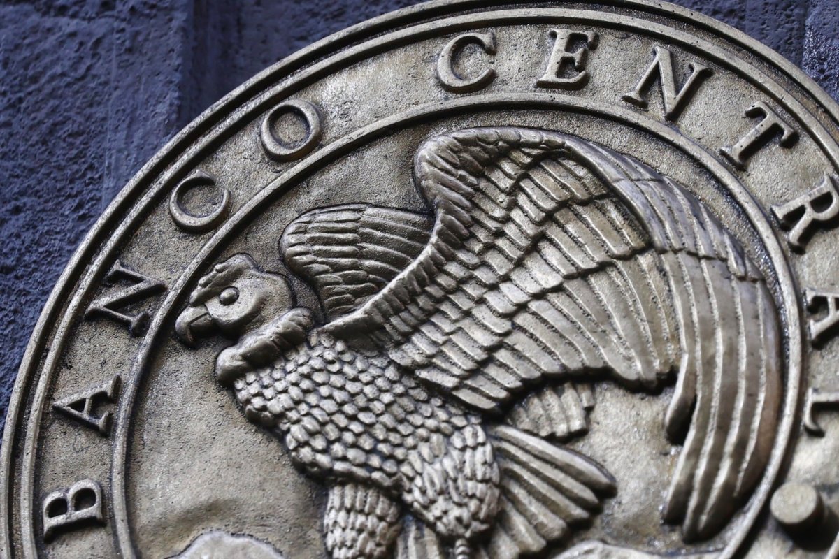 <p>Mercado destaca mensaje de cautela del Banco Central frente a incertidumbre geopolítica y desestima cambios en la TPM para el resto del año</p>