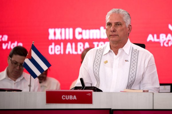 <p>Los líderes comunistas de Cuba evalúan una reforma económica al estilo chino</p>