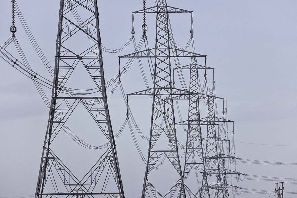Gigante BHP inicia proceso para vender todas sus líneas de transmisión eléctrica en Chile para enfocarse en cobre