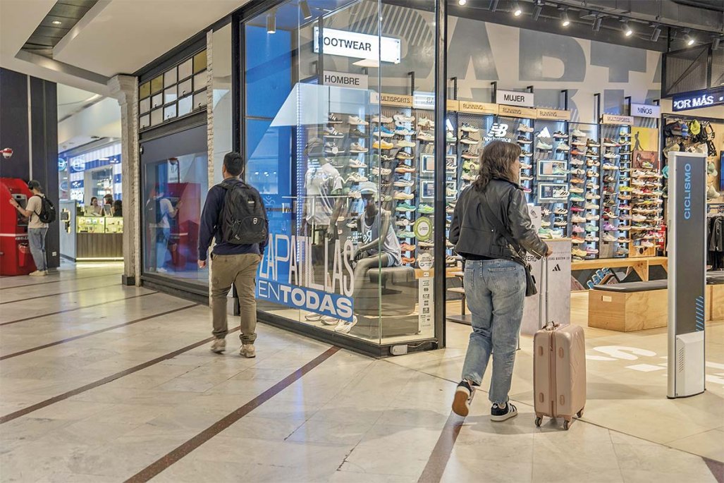 Con el cinturón apretado: los consumidores en Chile reducen su gasto en primeros tres meses del año