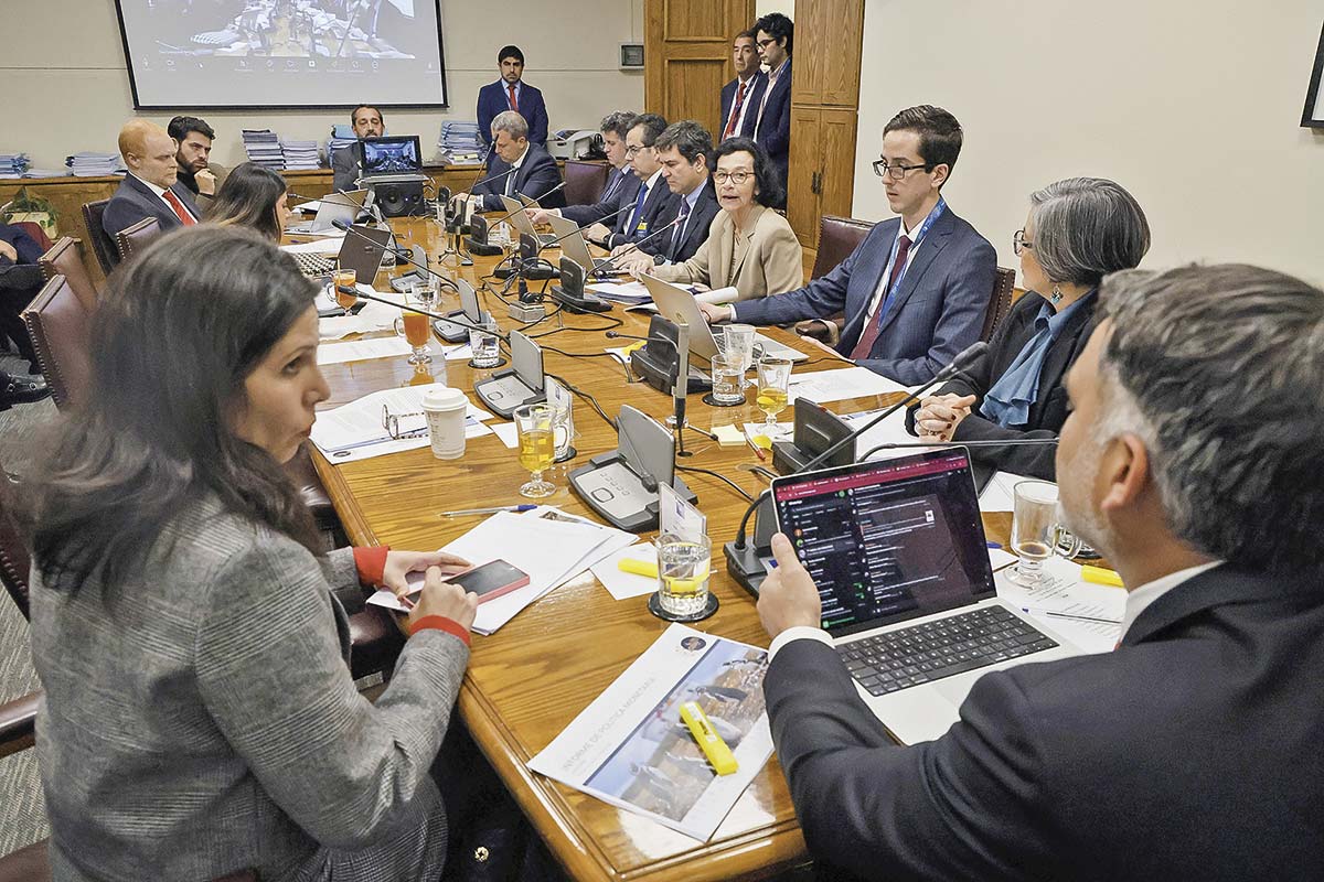<p>El consejo del Banco Central presentó el IPoM un día después de optar por una nueva mantención de la tasa de interés en 4.5%. Foto: Aton.</p>