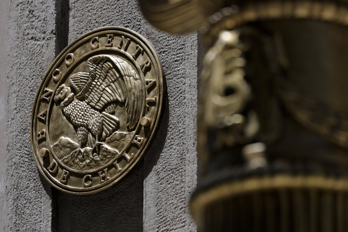 <p>El piso ahora es 1%: Banco Central aplica clara baja a proyección de PIB para el año, pero entra el 3% en sus cálculos para el mediano plazo</p>