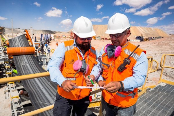 <p>Disponibilidad de capital humano presiona crecimiento del sector minero: Antofagasta necesitará 18 mil trabajadores para sostener el nuevo ciclo de la industria</p>