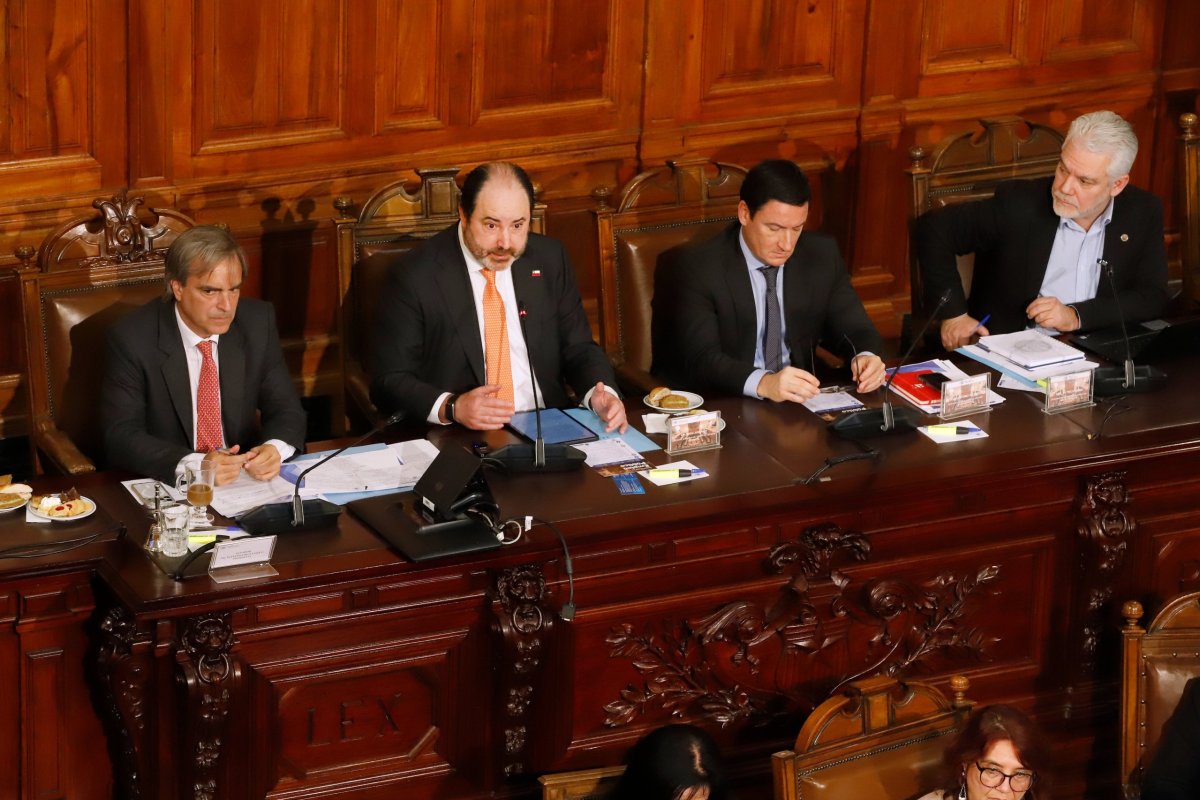 <p>Gobierno y ANEF fijan fecha para iniciar conversaciones con miras a cambios en estatuto administrativo y evaluaciones de desempeño</p>