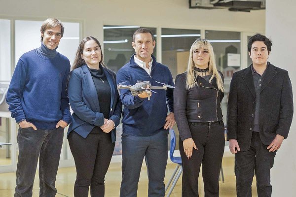 UAI crea laboratorio de inteligencia artificial y robótica para desarrollar soluciones para industrias