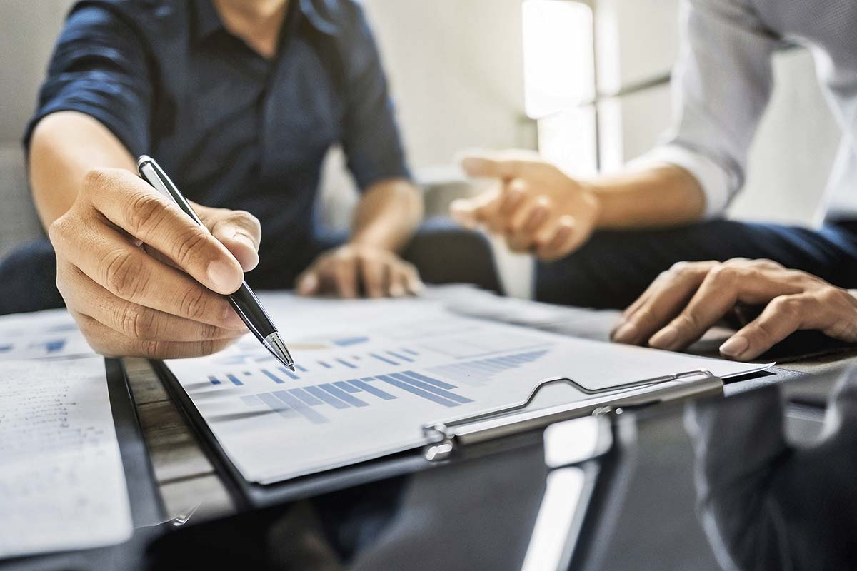 <p>Cobros por hasta UF 5 mil y ocho meses de trabajo: así funciona el negocio que certifica los modelos de prevención de delitos de la banca</p>
