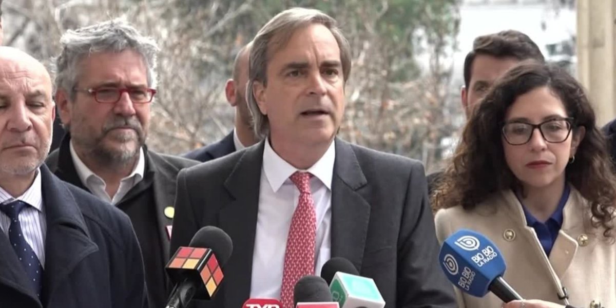 <p>Ahora en DF | Diputados y senadores presentan proyecto de ley para reformar los requisitos de las acusaciones constitucionales</p>