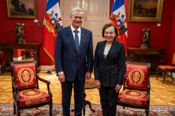 Presidenta de influyente asociación de empresarios estadounidenses se reúne con Kast en La Moneda