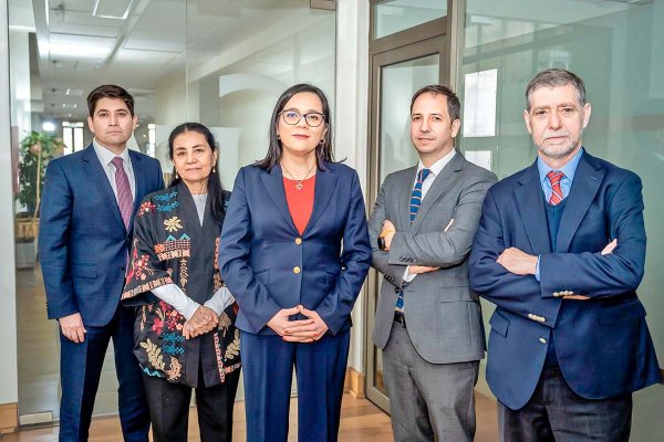 CFA desecha denuncia de Quiroz sobre inconsistencias en deuda al levantar nuevas alertas por situación fiscal