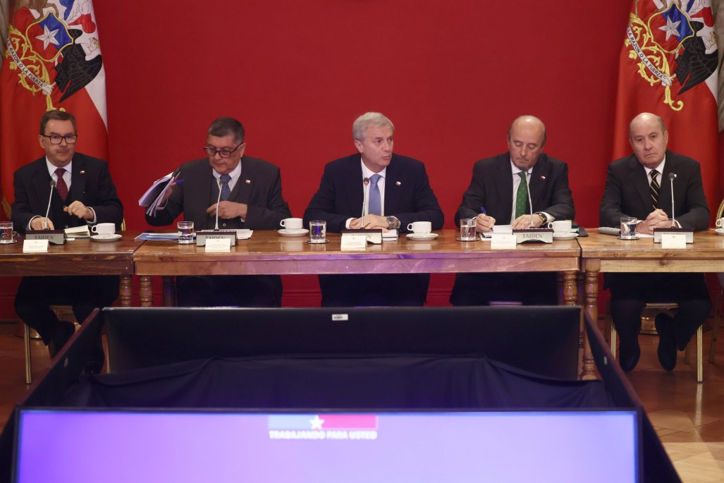 En consejo de gabinete y en semana clave, Kast llama al Congreso a aprobar la idea de legislar de la ley miscelánea