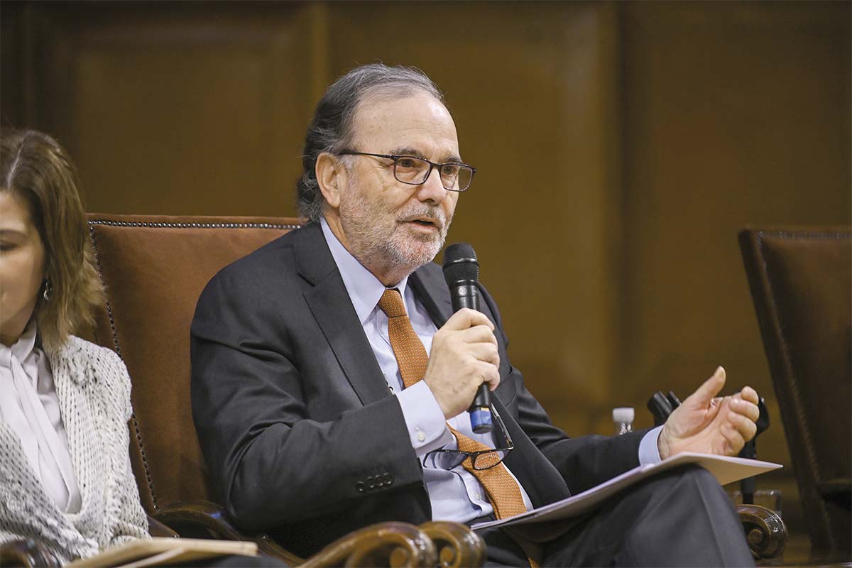 <p>El coordinador de mercado de capitales y de asuntos y finanzas iInternacionales, Eugenio Symon.</p>
