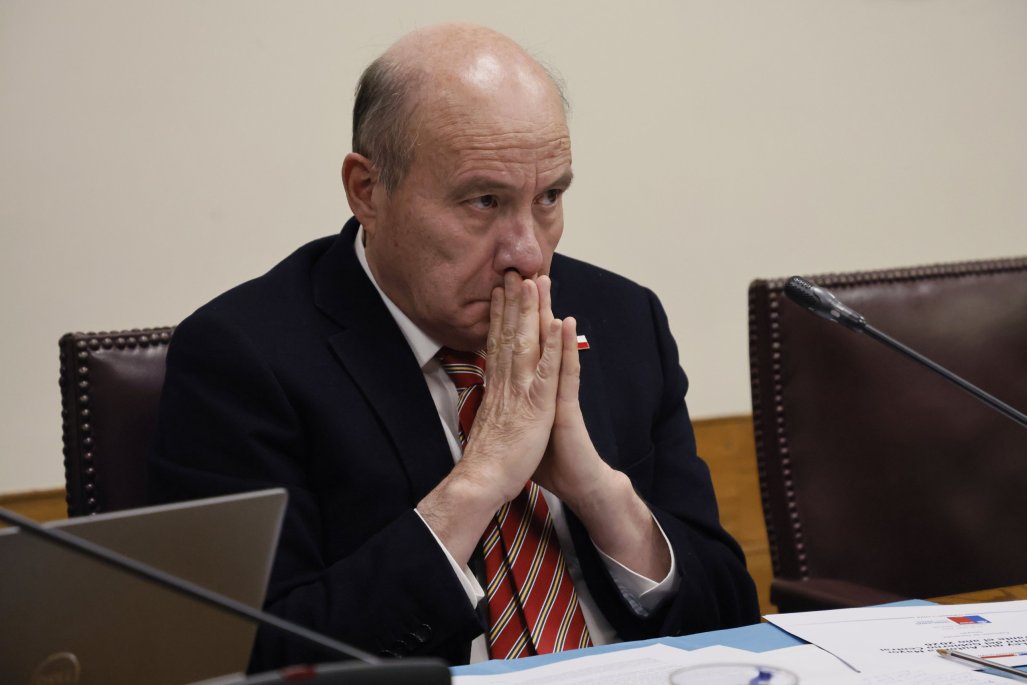 Pese a informe del CFA, Quiroz insiste en que el gobierno anterior cometió errores en estimaciones que no se reflejaron en el aumento de la deuda pública