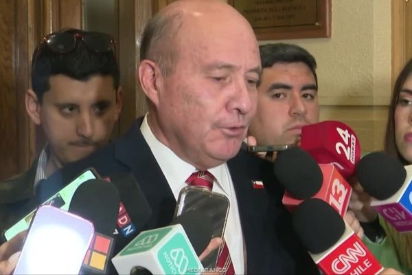 <p>Ahora en DF | Pese a informe del CFA, Quiroz insiste en que el gobierno anterior cometió errores en estimaciones que no se reflejaron en el aumento de la deuda pública</p>