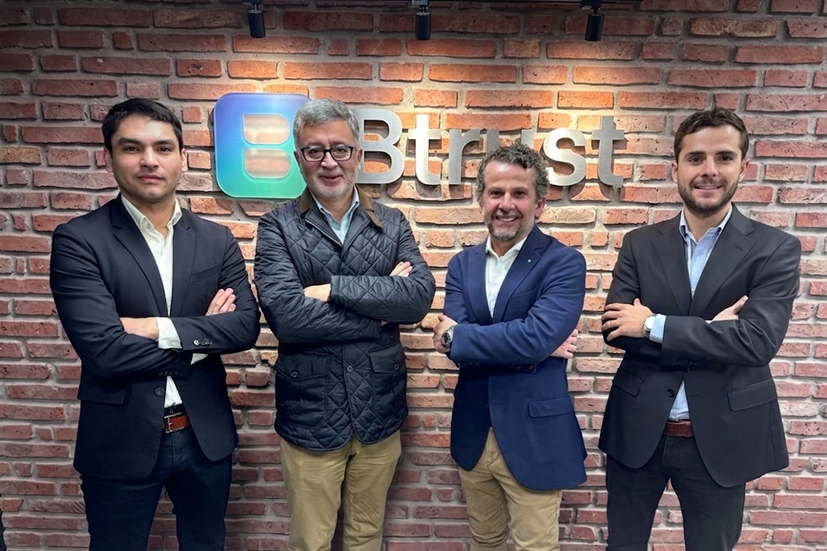 <p>Luis Mella, gerente comercial de Btrust; Patricio Cortés, founder y CEO de Btrust; Jaime Leonart, cofounder y director de crecimiento de Btrust; y Vicente Zúñiga, gerente general y COO de Btrust.</p>