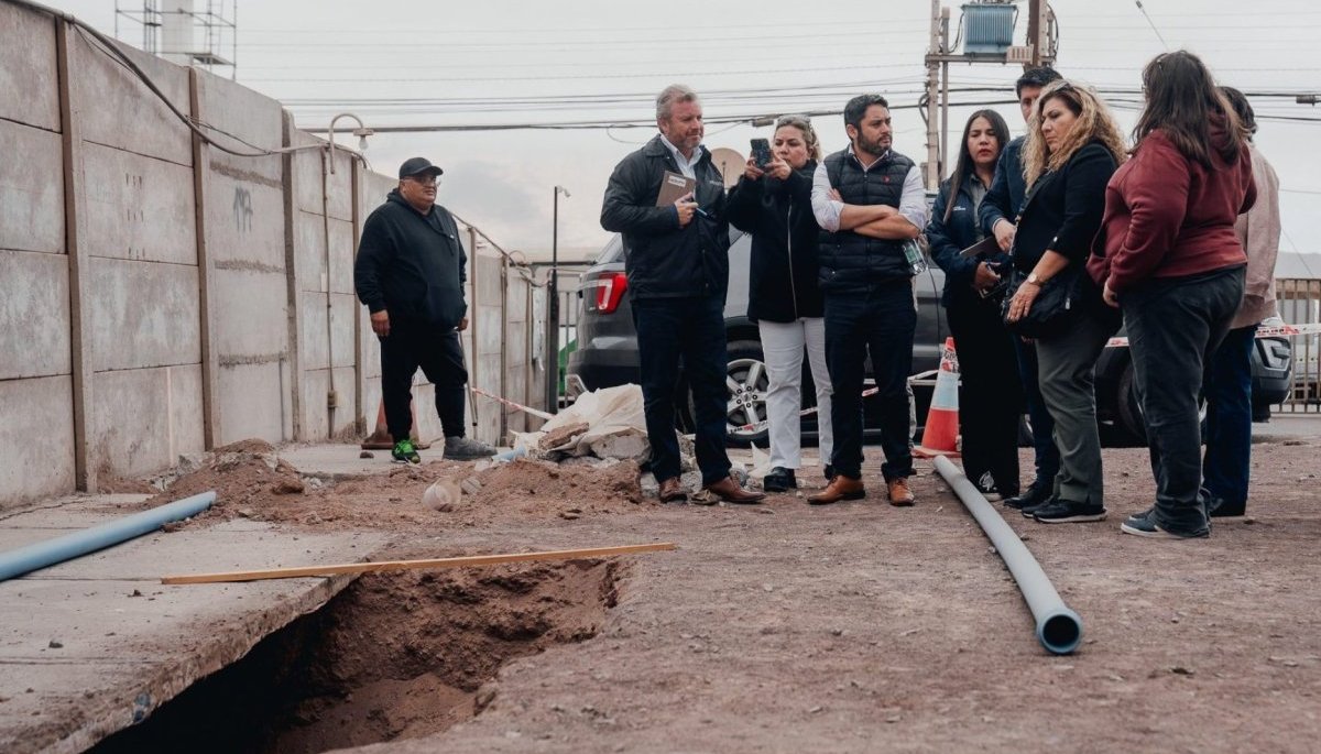 Terremoto silencioso: alcalde de Alto Hospicio respalda llamado de ministro Poduje a declarar Estado de Catástrofe por socavones