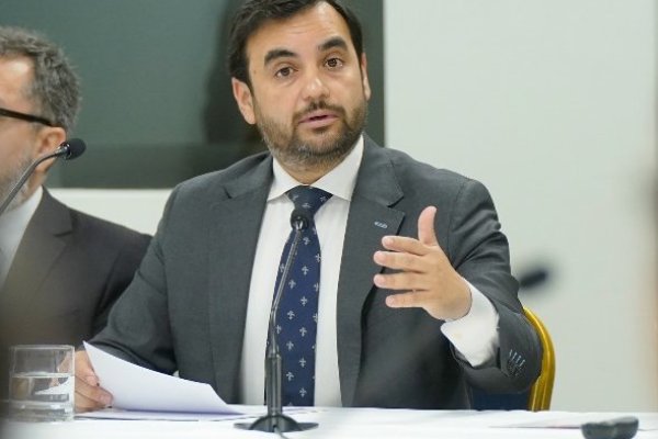 <p>“Se busca revivir un sistema cuestionado”: el portazo del exministro Gajardo a la ley interpretativa para nombrar notarios</p>