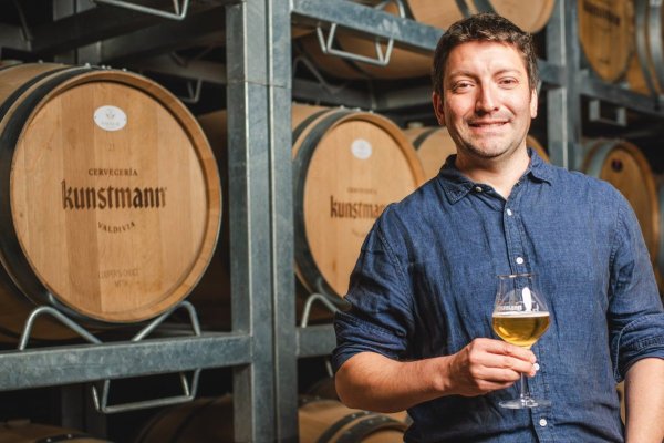 <p>Alejandro Kuntsmann: “El 100% de la cerveza la elaboramos en Valdivia, es algo de lo cual nos sentimos muy orgullosos”</p>