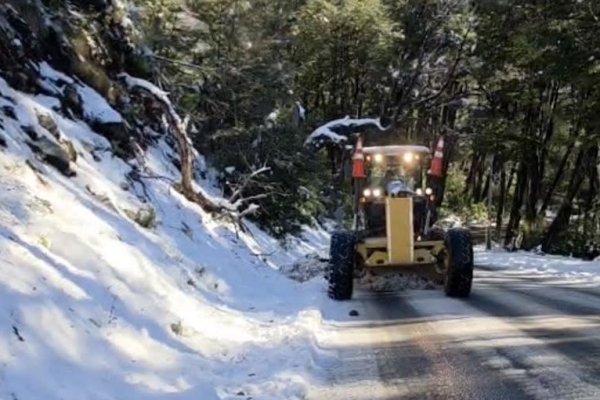 <p>MOP activa medidas preventivas y control vehicular hacia centros de esquí en Chillán por sistemas frontales con temperaturas extremas</p>