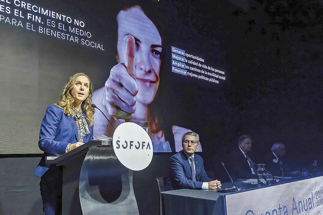 <p>En su discurso, la presidenta del gremio, Rosario Navarro, advirtió que Chile enfrenta una década de expansión insuficiente.</p>