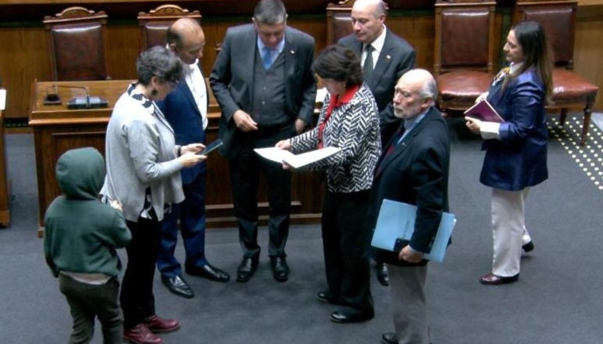 La contrapropuesta que la oposición puso sobre la mesa apenas se aprobó la idea de legislar del proyecto misceláneo