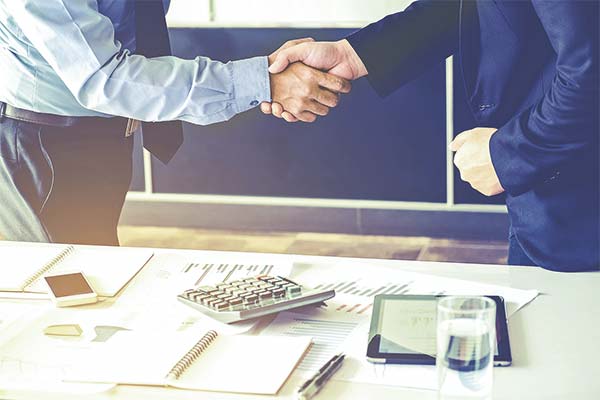 Mercado de fusiones y adquisiciones "revive" en Chile y marca su mejor primer semestre en tres años