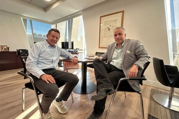<p>Toma forma el cambio de mando en la FEN: la reunión entre Landerretche y De Gregorio</p>