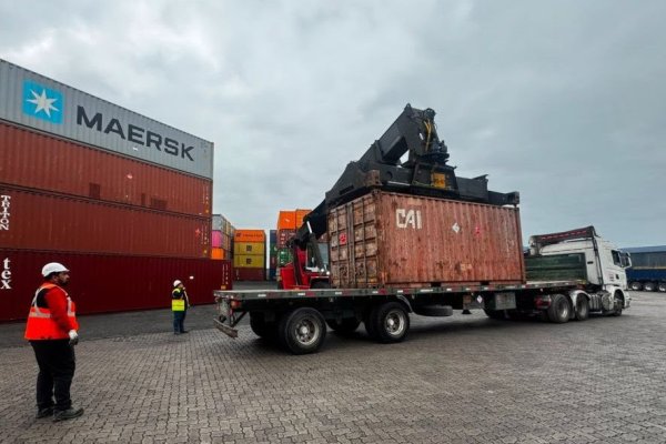 Carga peligrosa: tras cuatro años de espera retiran del Puerto de Arica contenedores con sustancia que planteaba riesgo de accidente de gran magnitud