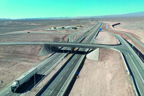 Tras conflicto con comunidades indígenas, Isa Vías pide al MOP US$ 40 millones por paralización de obras en Ruta del Loa
