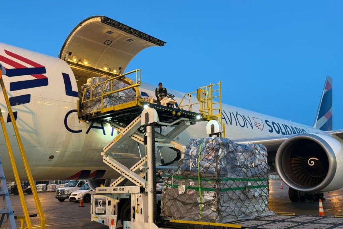 <p>Latam supera las 300 toneladas de ayuda enviadas a Venezuela en la primera semana de su puente aéreo</p>