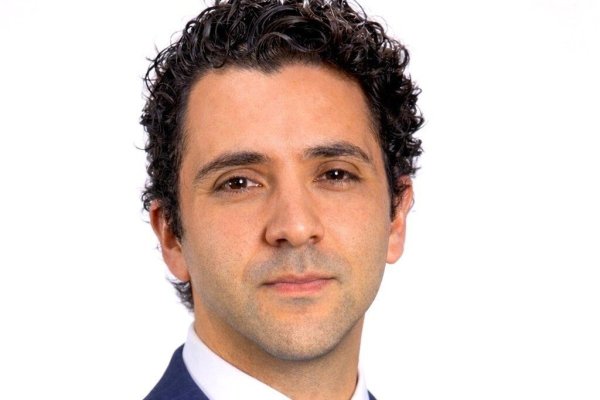 Baker McKenzie promueve a Juan Pablo Labbé como local partner