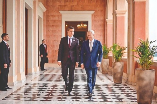 <p>Menú presidencial: Kast fue agasajado con Surubí, “el Rey del Rio”, por el presidente paraguayo</p>