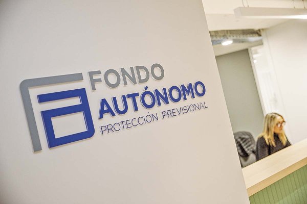 Los equipos de las AGF encargadas de gestionar las carteras de inversión del Fondo Autónomo de Protección Previsional
