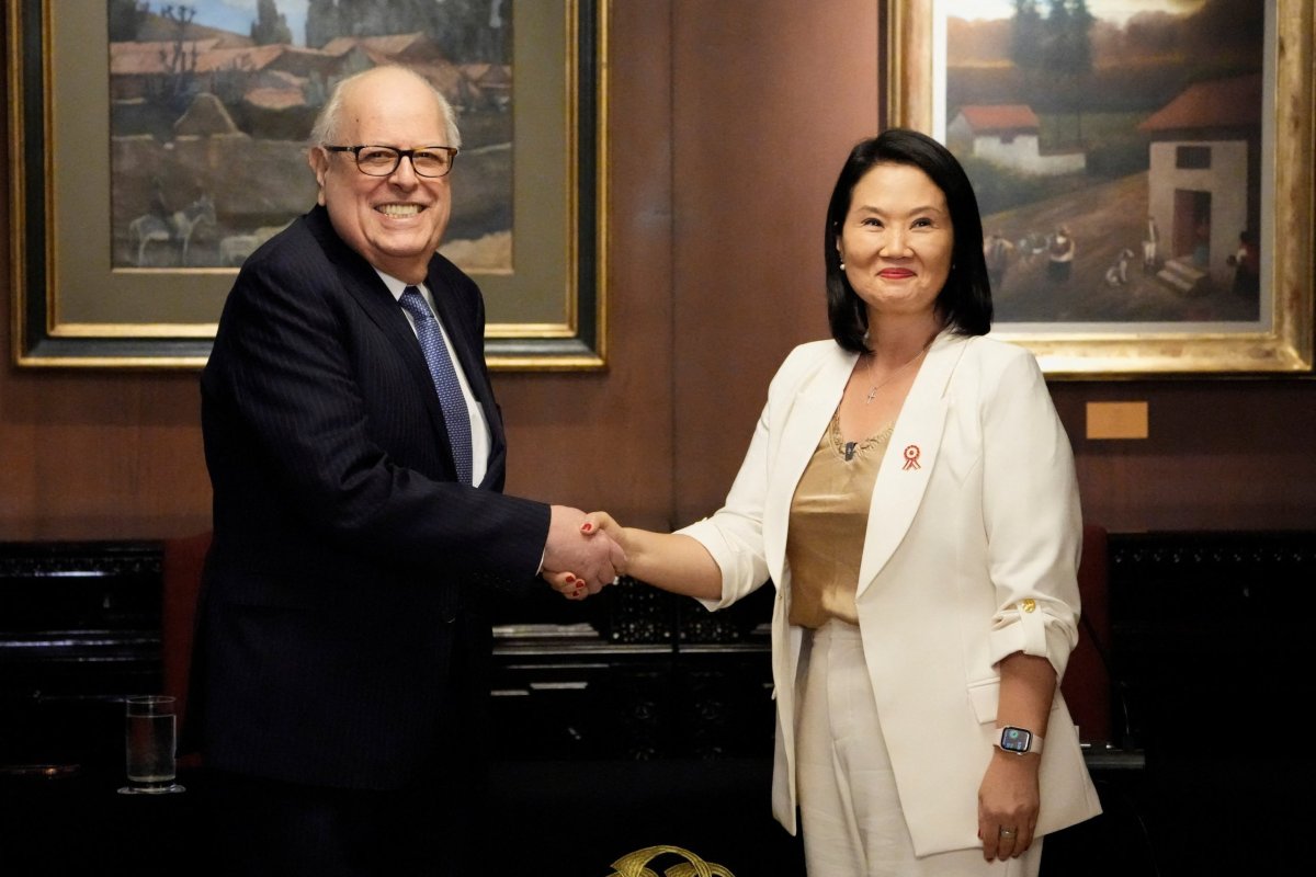 <p>El líder del BCRP, Julio Velarde, junto a la Presidenta electa de Perú, Keiko Fujimori.</p>