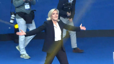 <p>Ahora en DF | La Justicia de Francia condena a tres años de prisión y 15 meses de inhabilitación a Le Pen</p>