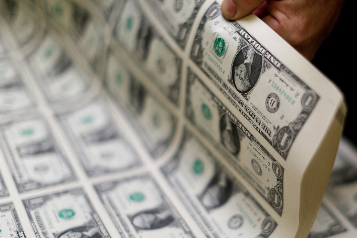 <p>El dólar abre con leve alza sobre nivel de $930 tras cifras de comercio en EEUU</p>