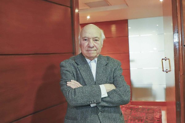 <p>Corbo estima en 30% la probabilidad de una recesión técnica en Chile y asigna una mayor factibilidad a que el Banco Central baje la tasa referencial</p>