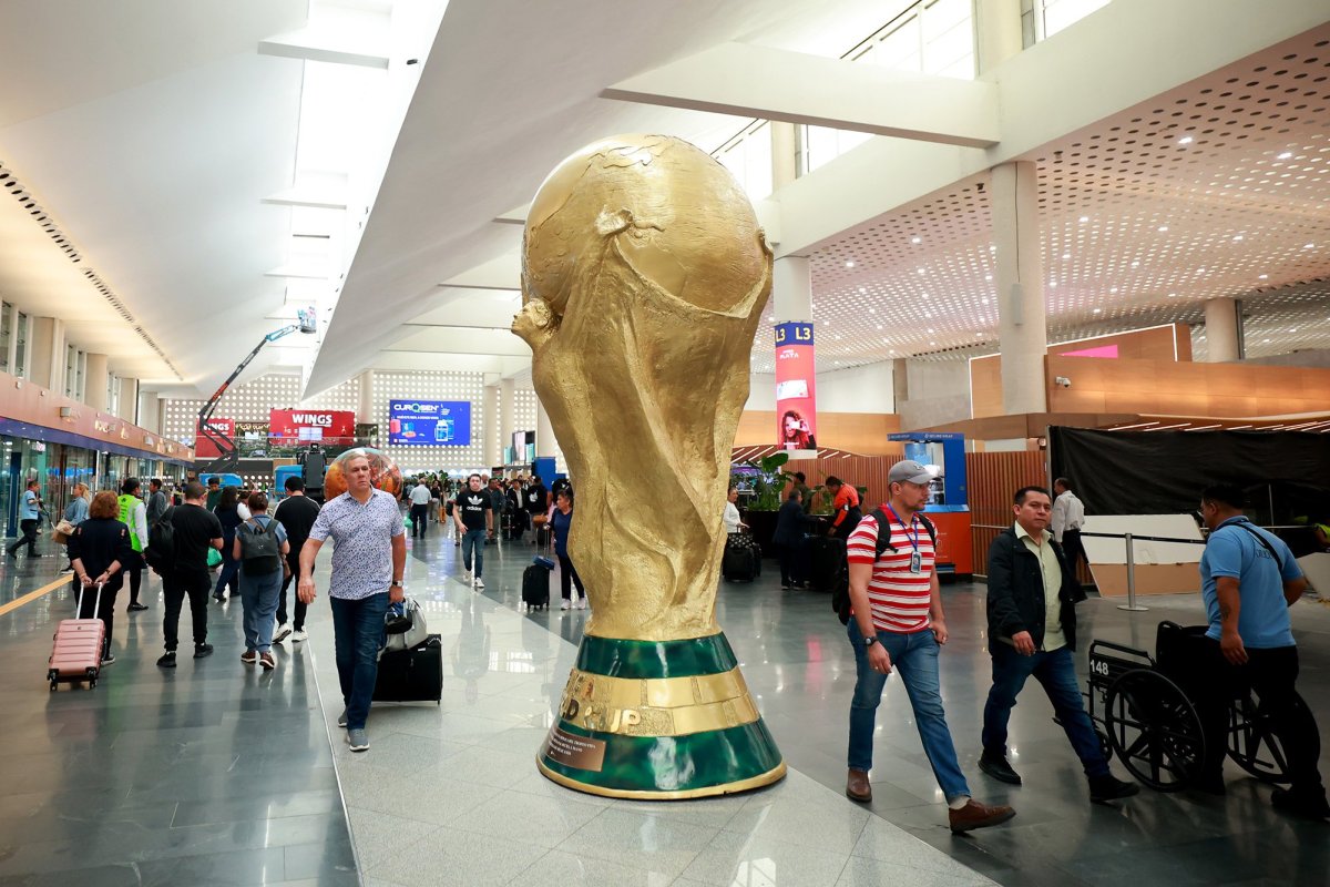 <p>El Mundial no logra impulsar la golpeada industria aeroportuaria de México</p>
