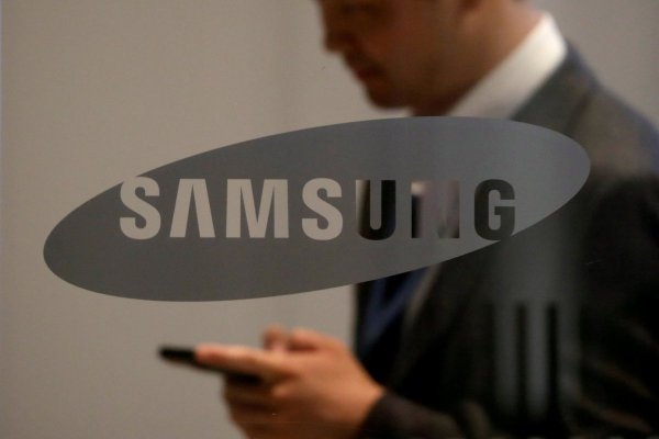 <p>Pese al desplome, las acciones de Samsung se han duplicado con creces este año, elevando su capitalización bursátil por encima del billón de dólares. (Foto: Reuters)</p>