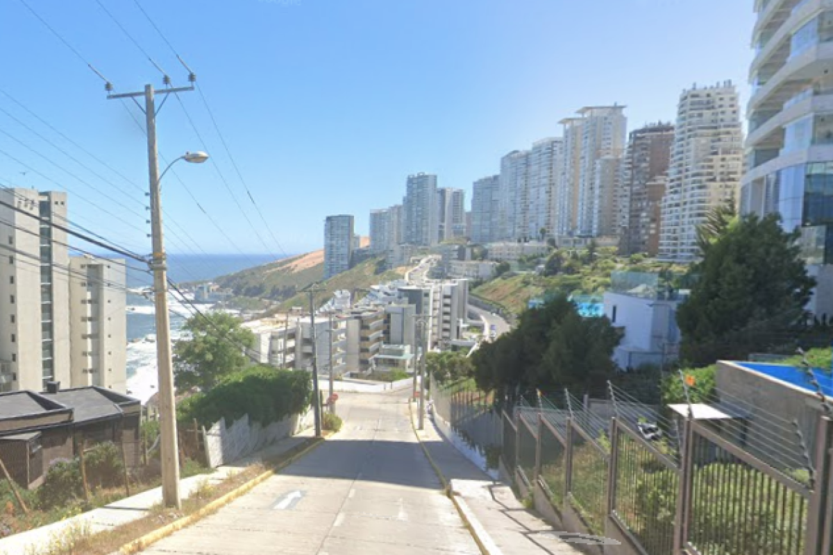<p>Inmobiliaria acusa ser “víctima de la llamada permisología” tras rechazo de anteproyecto de US$ 40 millones en Reñaca</p>