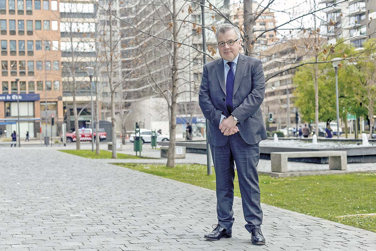 <p>Osvaldo Macías, exsuperintendente de Pensiones. Foto: Verónica Ortíz</p>