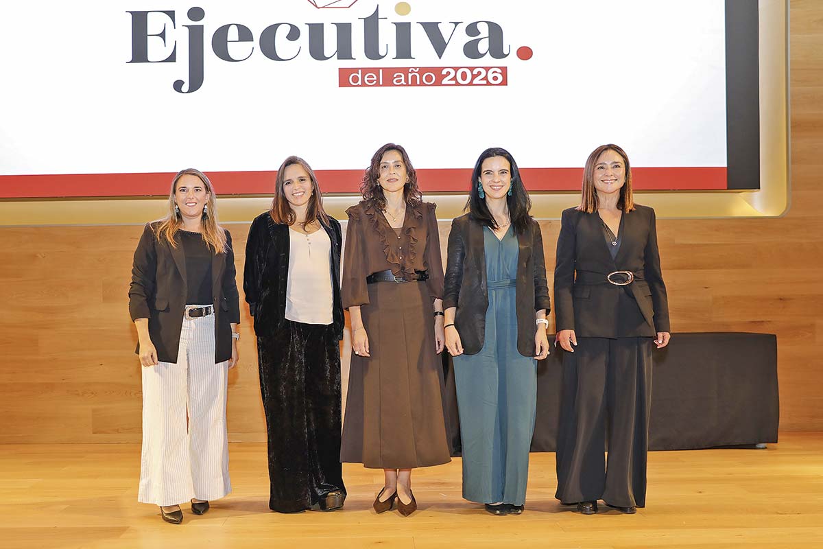 <p>Las ganadoras del premio Ejecutiva del Año: Macarena Herman, María Loreto Giacaman, Ximena Santibáñez, María José Gutiérrez y Ximena Rojas.</p>
